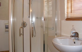 Ensuite bathroom of Studio unit six