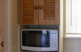 Unit 9 microwave, fridge and tea coffee making facilities